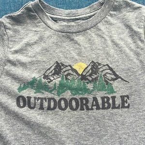 Kids soft Retro Band gray tee OUTDOORABLE size 5